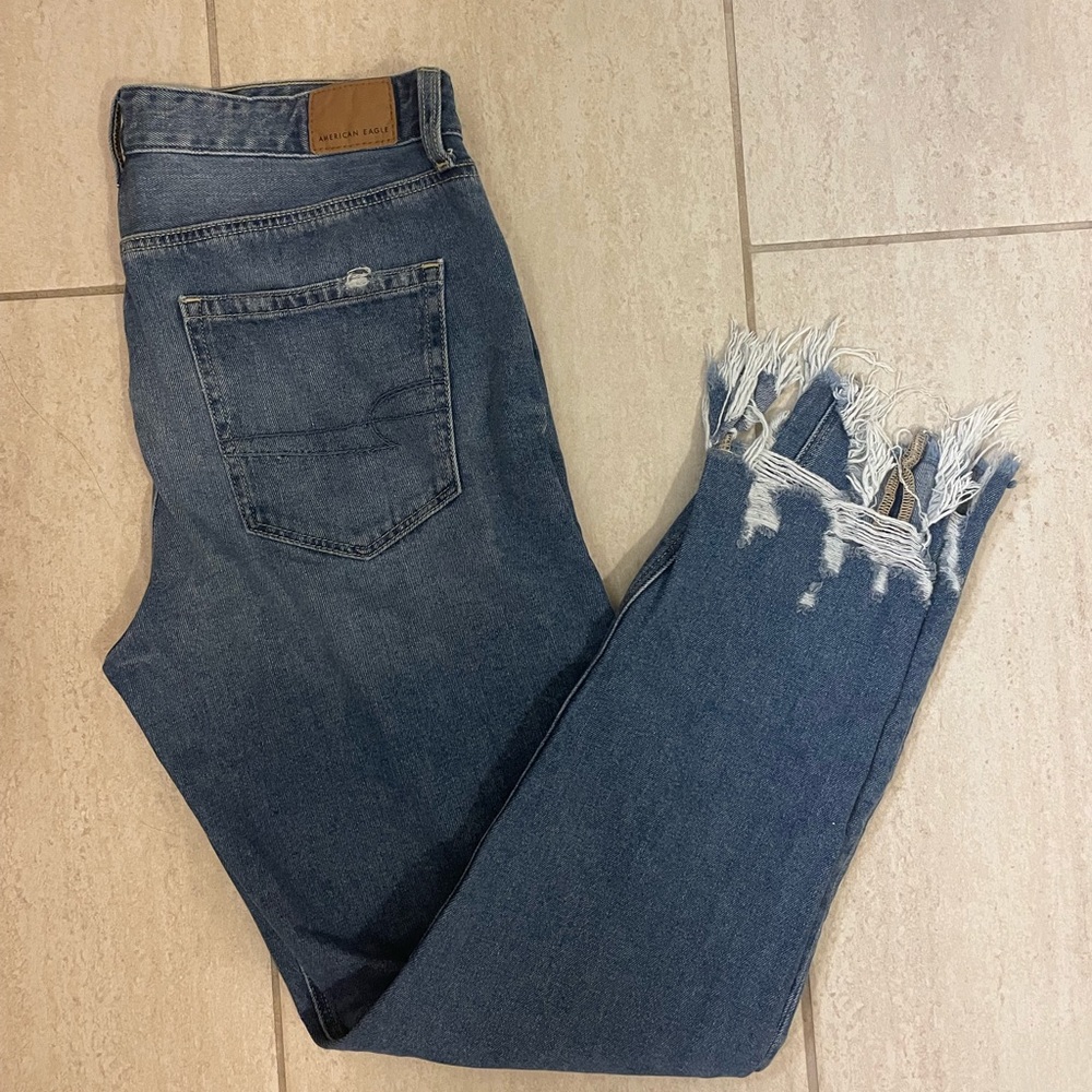 American Eagle Ankle Length Distressed Mom Jeans | 6 Long